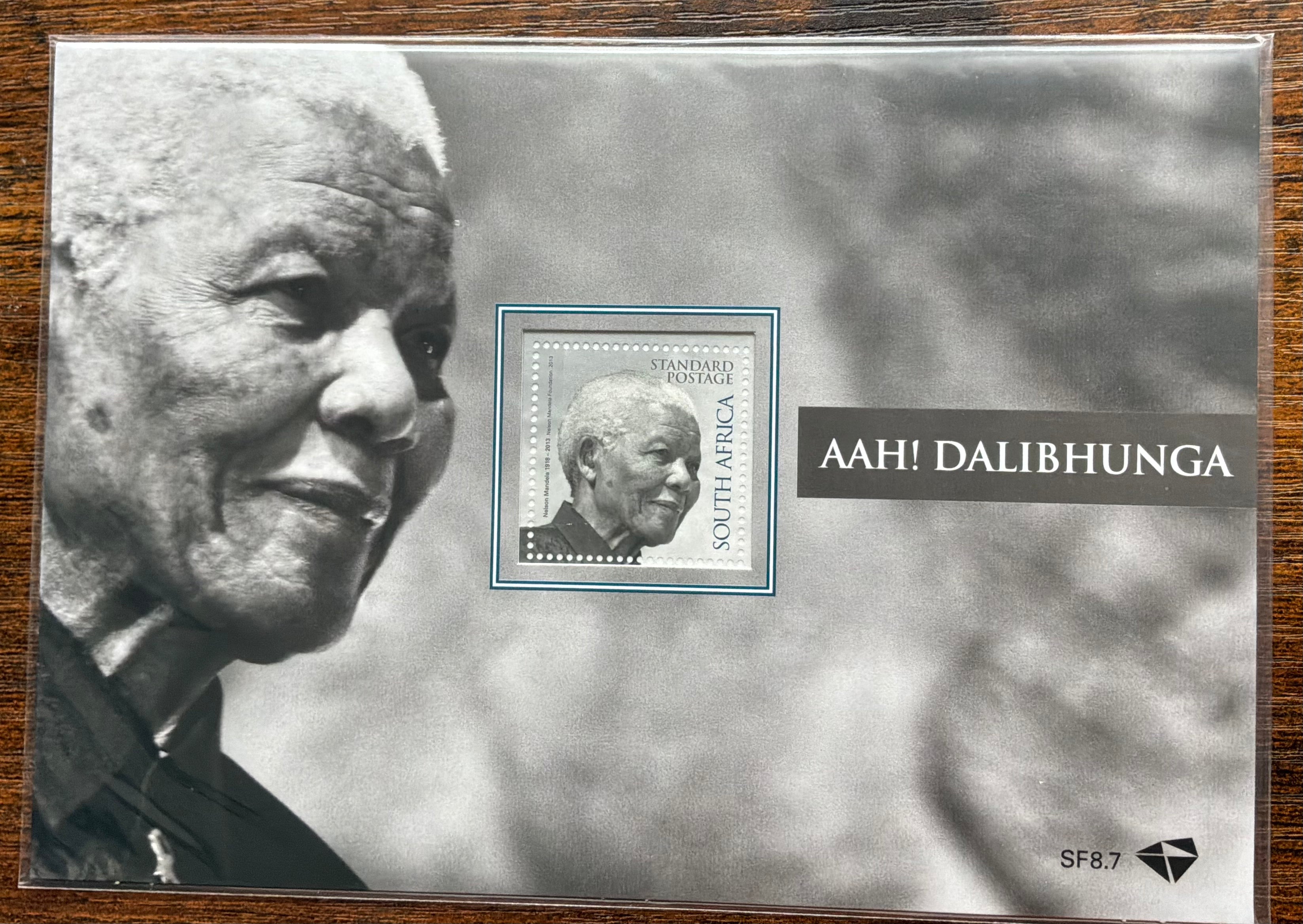 "South Africa 2014 Nelson Mandela 'Aah! Dalibhunga' Souvenir Folder SF8.7 - Mint MNH" (LOT G2725)