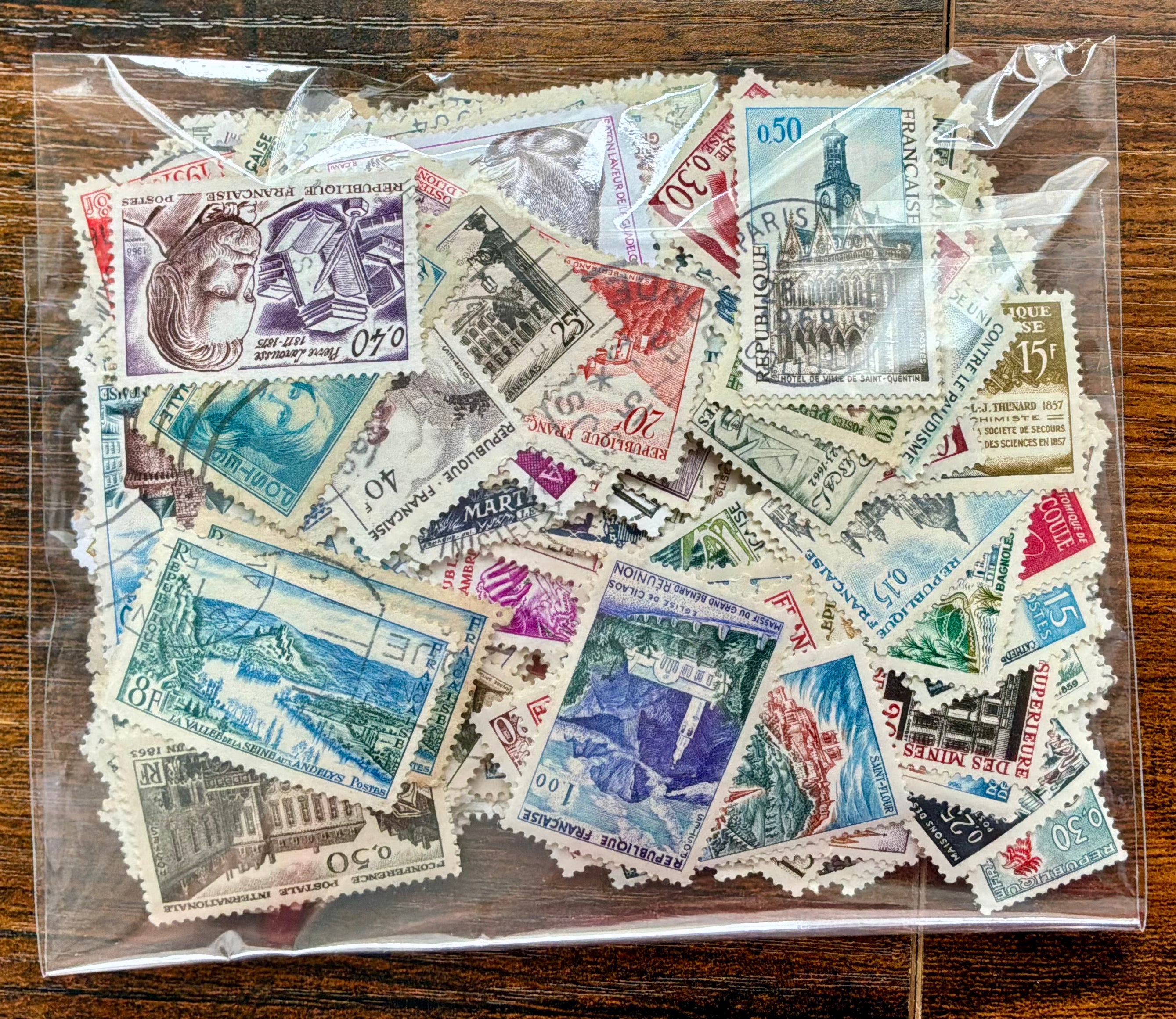 30g France Off-Paper Stamp Mixture - High-Quality Commemoratives & Art