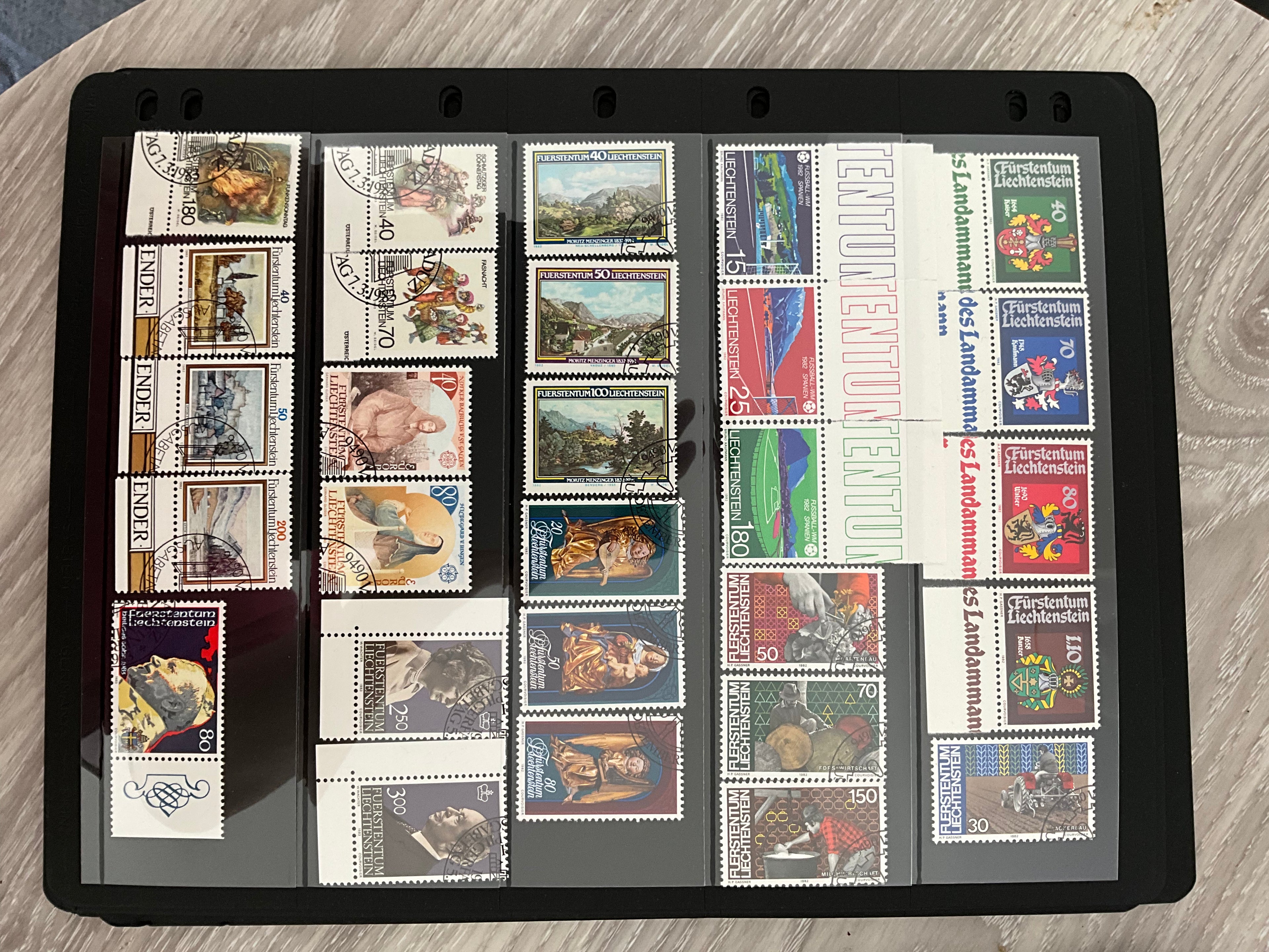 Liechtenstein Collection of approximately 325 stamps