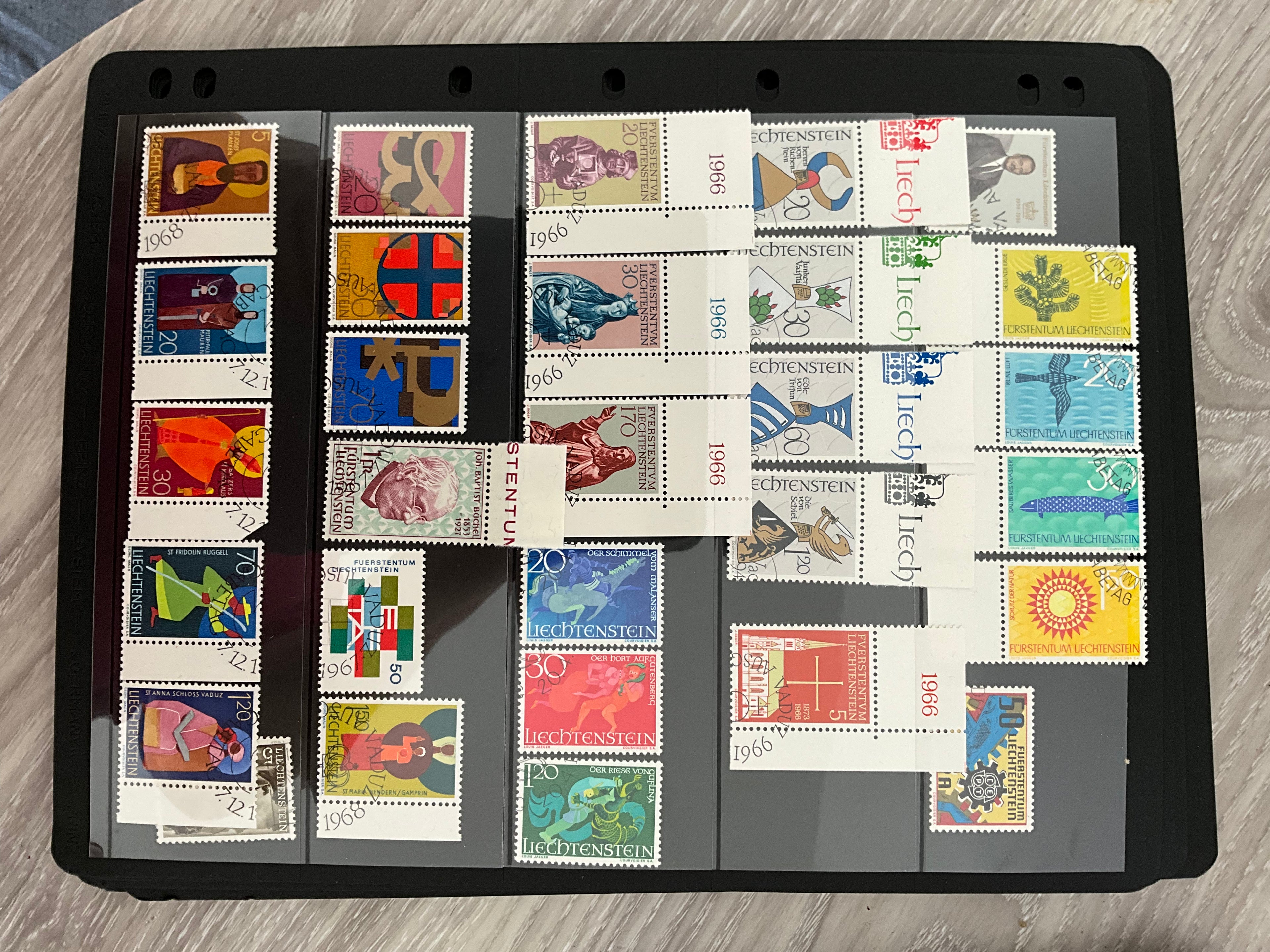 Liechtenstein Collection of approximately 325 stamps